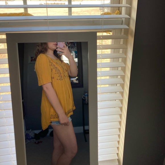 Mustard blouse. - Picture 2 of 6
